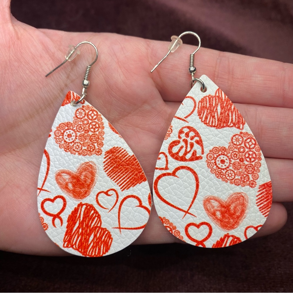 Red and white heart earrings - new